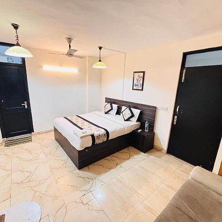 Hauz Khas Villa Нью-Дели Экстерьер фото