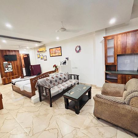 Hauz Khas Villa Нью-Дели Экстерьер фото