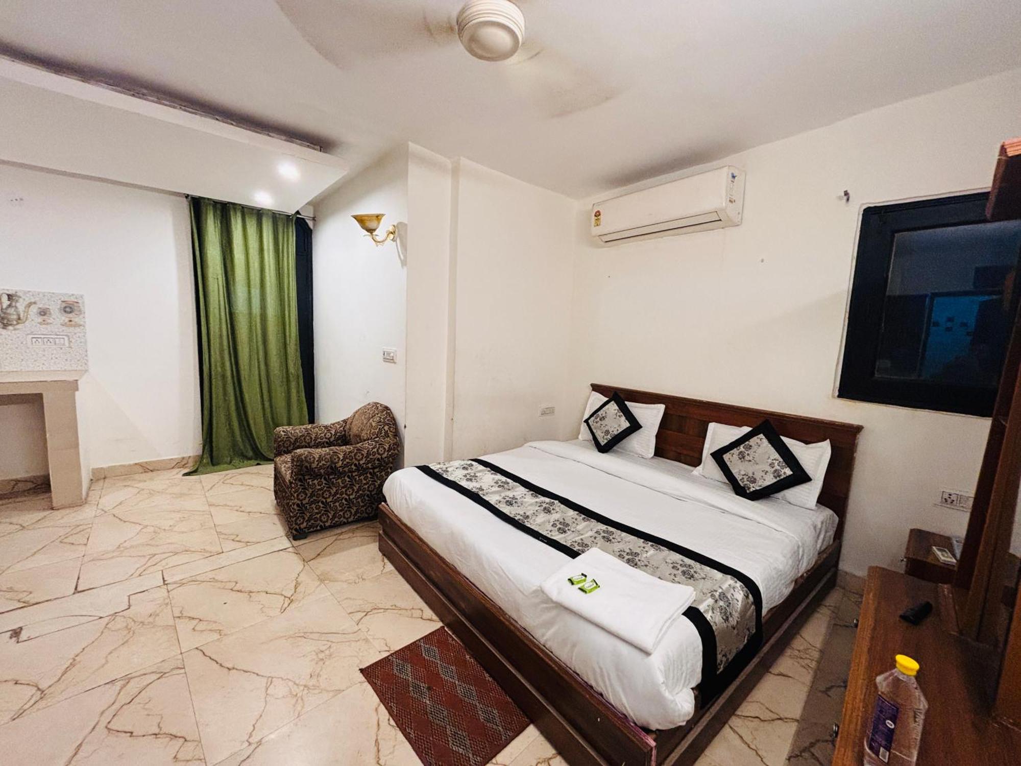 Hauz Khas Villa Нью-Дели Экстерьер фото
